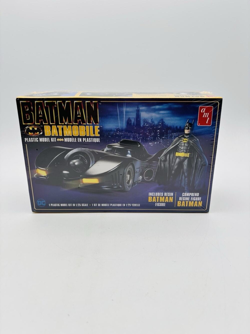 AMT 1/25 Batman 1989 Batmobile w/ Resin Batman Figure Model Kit AMT1107 Sealed